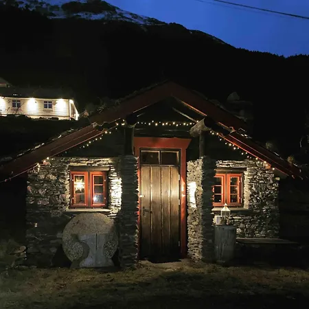 In Oppstryn Hébergement de vacances *