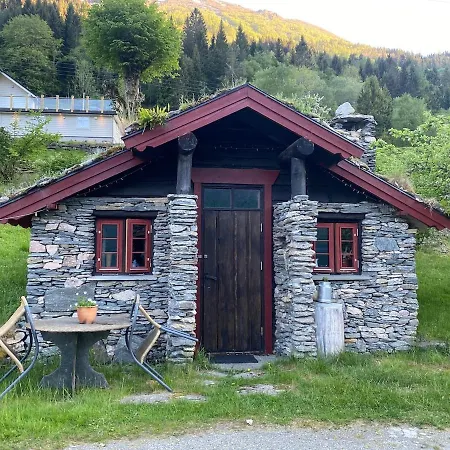 In Oppstryn *