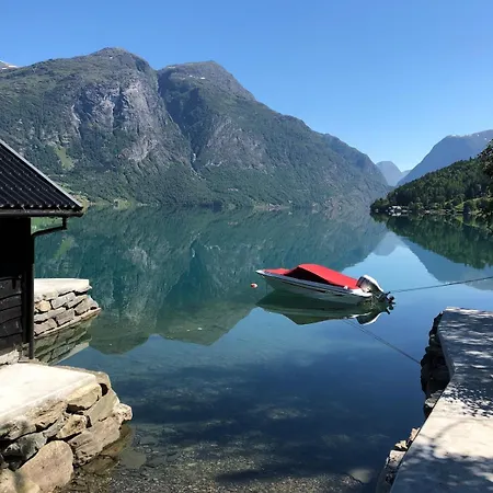 In Oppstryn Holiday home